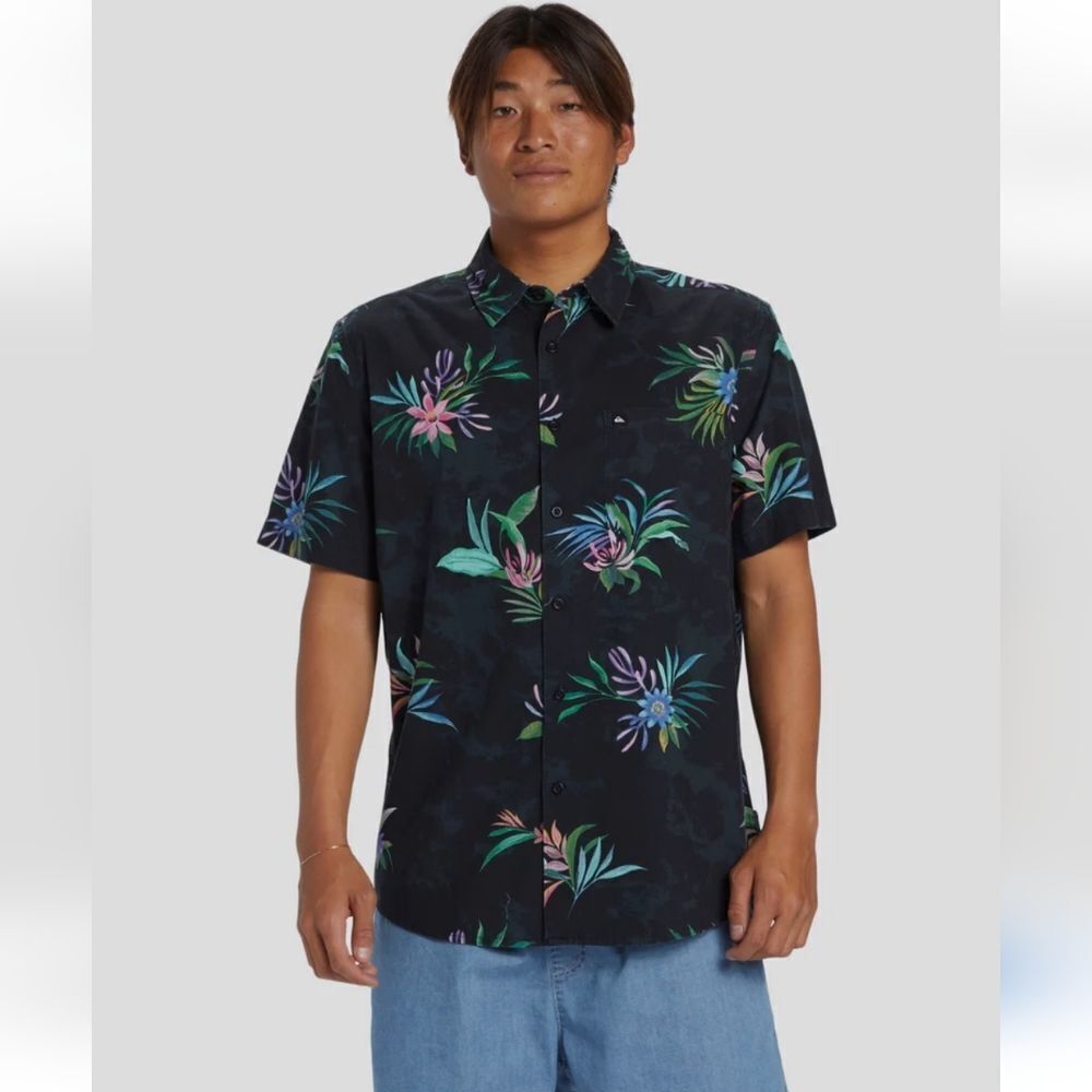 Quiksilver Apero Classic Short Sleeve Shirt sz Med